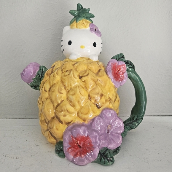 NWT Blue Sky Clayworks X Hello Kitty Pineapple Party Teapot - Picture 1 of 6
